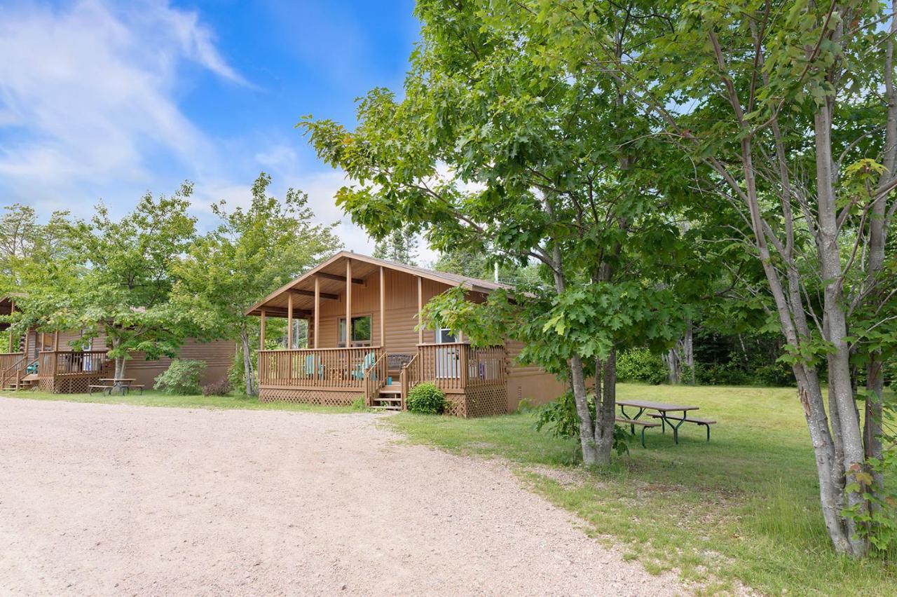 Ingonish Chalets Экстерьер фото