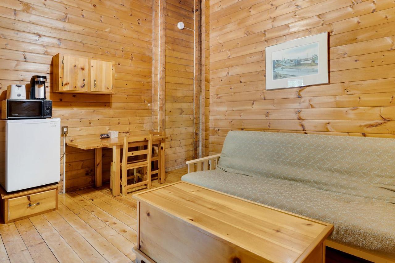 Ingonish Chalets Экстерьер фото