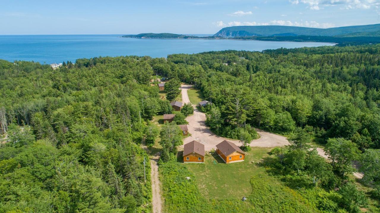 Ingonish Chalets Экстерьер фото